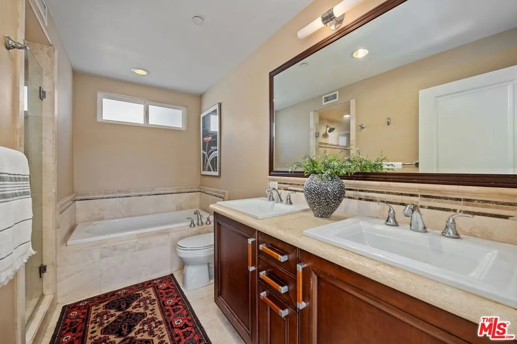 5401 Morella Avenue 4, Valley Village, California 91607 home-pic-13